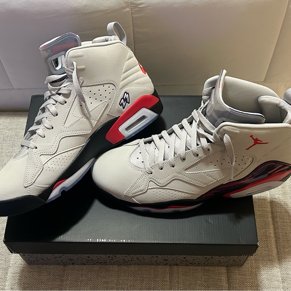 Jordan Other - Jordan White and Red Sneakers with Air Cushioning
